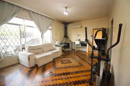 Casa à venda com 280m², 4 quartos e 6 vagasSala