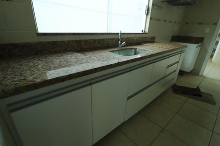 Casa para alugar com 237m², 5 quartos e 3 vagasCozinha