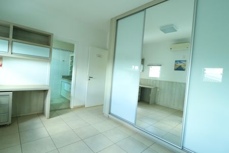 Casa para alugar com 237m², 5 quartos e 3 vagasQuarto 4 - Suíte