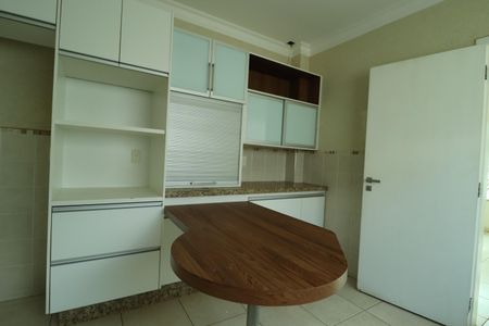 Casa para alugar com 237m², 5 quartos e 3 vagasCozinha