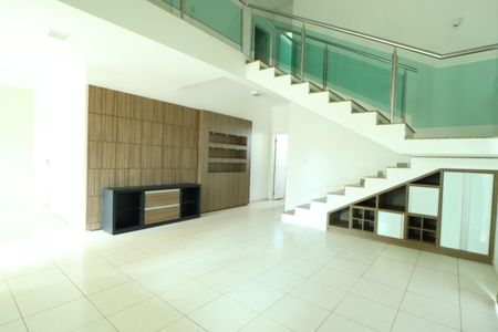 Casa para alugar com 237m², 5 quartos e 3 vagasSala