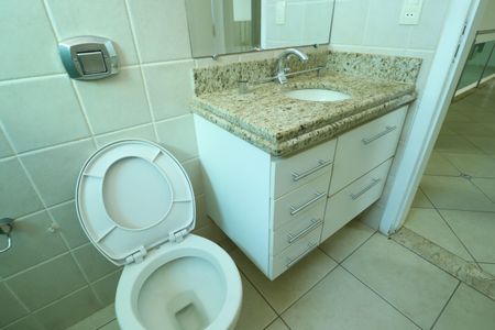 Casa para alugar com 237m², 5 quartos e 3 vagasBanheiro Social 2