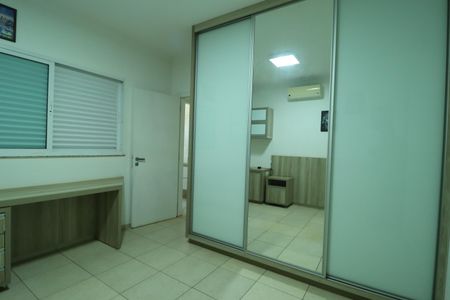 Casa para alugar com 237m², 5 quartos e 3 vagasQuarto 3