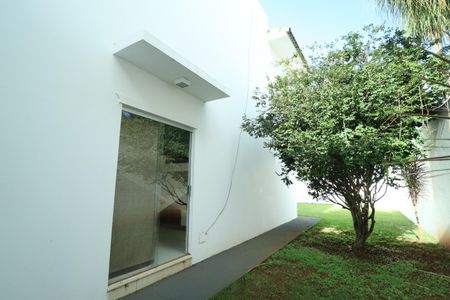 Casa para alugar com 237m², 5 quartos e 3 vagasQuintal