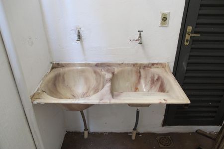 Casa para alugar com 80m², 3 quartos e 1 vagaÁrea de Serviço