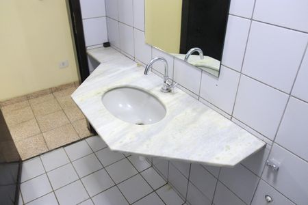 Casa para alugar com 80m², 3 quartos e 1 vagaBanheiro