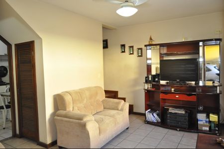 Casa de condomínio à venda com 100m², 3 quartos e 1 vagaSala