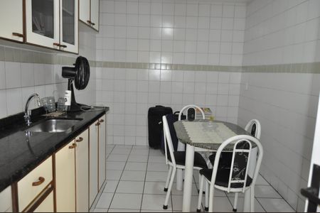 Casa de condomínio à venda com 100m², 3 quartos e 1 vagaCozinha