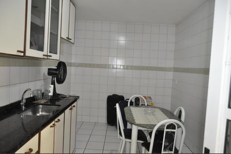 Casa de condomínio à venda com 100m², 3 quartos e 1 vagaCozinha