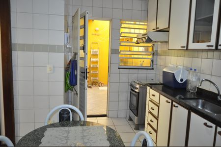 Casa de condomínio à venda com 100m², 3 quartos e 1 vagaCozinha