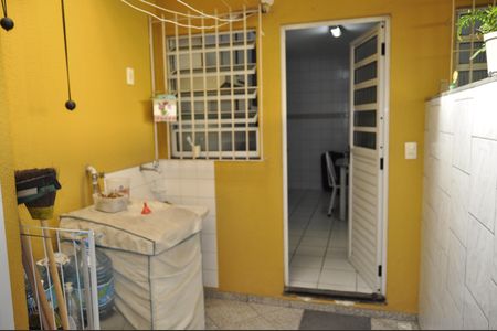 Casa de condomínio à venda com 100m², 3 quartos e 1 vagaÁrea de Serviço