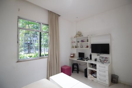 Apartamento à venda com 117m², 4 quartos e 1 vagaQuarto 2