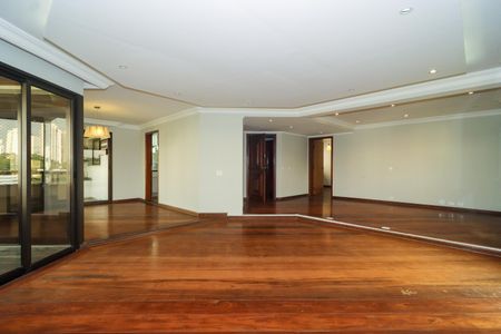 Apartamento para alugar com 197m², 3 quartos e 3 vagasSala