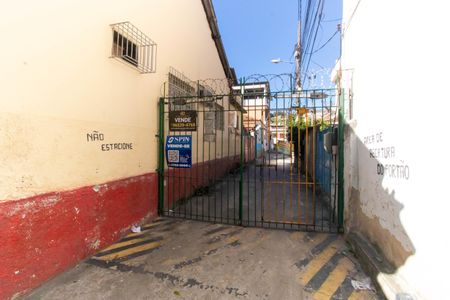 Casa à venda com 120m², 2 quartos e 1 vaga Casa à venda com 120m², 2 quartos e 1 vagaFachada