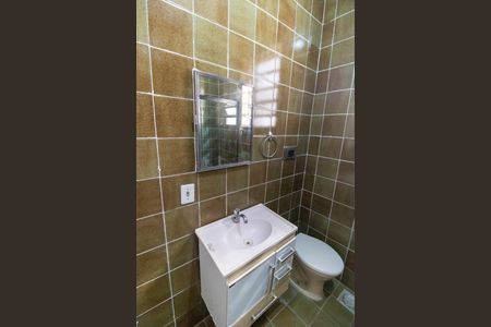 Casa à venda com 120m², 2 quartos e 1 vaga Casa à venda com 120m², 2 quartos e 1 vagaBanheiro