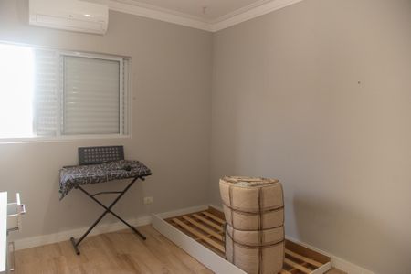 Casa à venda com 205m², 3 quartos e 3 vagas Casa à venda com 205m², 3 quartos e 3 vagasQuarto 2