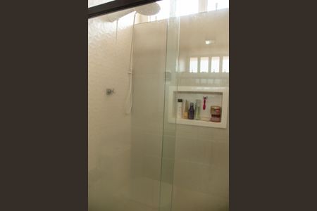 Casa à venda com 205m², 3 quartos e 3 vagas Casa à venda com 205m², 3 quartos e 3 vagasBanheiro da Suíte