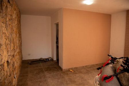 Casa à venda com 205m², 3 quartos e 3 vagas Casa à venda com 205m², 3 quartos e 3 vagasÁrea comum