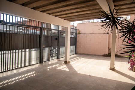 Casa à venda com 205m², 3 quartos e 3 vagas Casa à venda com 205m², 3 quartos e 3 vagasGaragem