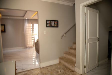 Casa à venda com 205m², 3 quartos e 3 vagas Casa à venda com 205m², 3 quartos e 3 vagasÁrea comum