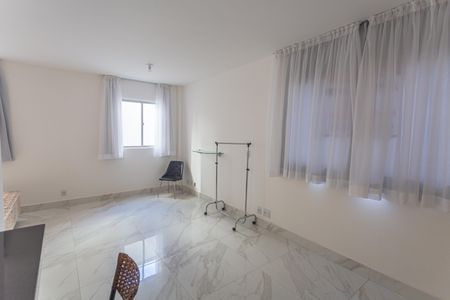 Apartamento à venda com 48m², 1 quarto e sem vagaSala/Quarto