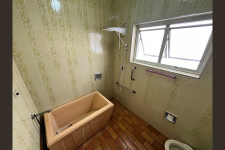 Casa para alugar com 200m², 5 quartos e 2 vagasBanheiro 1