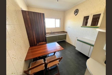 Casa para alugar com 200m², 5 quartos e 2 vagasCozinha
