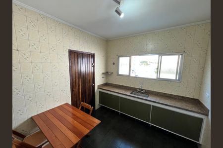 Casa para alugar com 200m², 5 quartos e 2 vagasCozinha