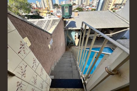 Casa para alugar com 200m², 5 quartos e 2 vagasEscada