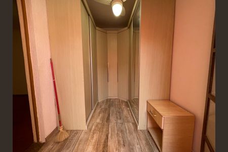 Casa para alugar com 150m², 2 quartos e 3 vagas Casa para alugar com 150m², 2 quartos e 3 vagasCloset do Quarto 1