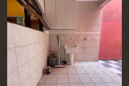 Casa para alugar com 150m², 2 quartos e 3 vagas Casa para alugar com 150m², 2 quartos e 3 vagasÁrea de Serviço