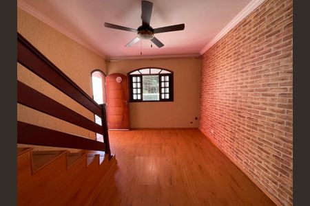 Casa para alugar com 150m², 2 quartos e 3 vagas Casa para alugar com 150m², 2 quartos e 3 vagasSala