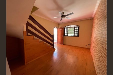 Casa para alugar com 150m², 2 quartos e 3 vagas Casa para alugar com 150m², 2 quartos e 3 vagasSala