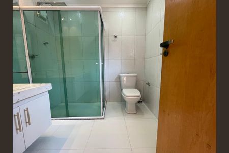 Casa para alugar com 150m², 2 quartos e 3 vagas Casa para alugar com 150m², 2 quartos e 3 vagasBanheiro do Quarto 2