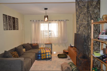 Casa à venda com 220m², 3 quartos e 2 vagasSala