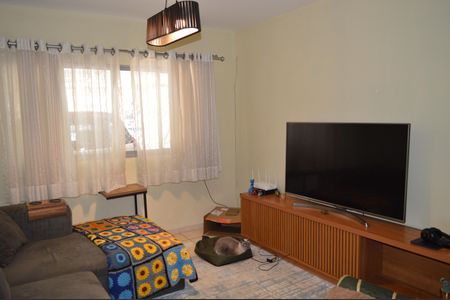 Casa à venda com 220m², 3 quartos e 2 vagasSala