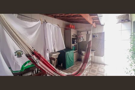 Casa à venda com 200m², 3 quartos e 2 vagas Casa à venda com 200m², 3 quartos e 2 vagasCasa 1 - Área de Serviço