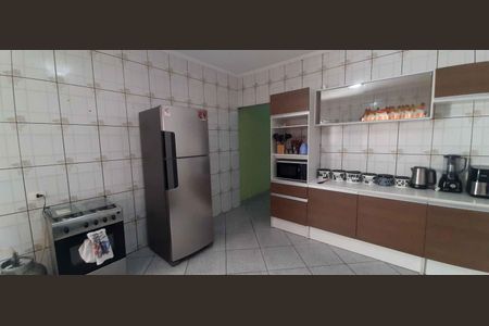 Casa à venda com 200m², 3 quartos e 2 vagas Casa à venda com 200m², 3 quartos e 2 vagasCasa 1 - Cozinha