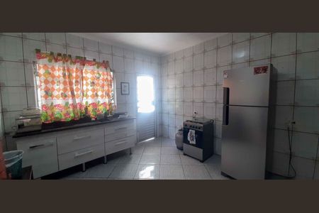 Casa à venda com 200m², 3 quartos e 2 vagas Casa à venda com 200m², 3 quartos e 2 vagasCasa 1 - Cozinha