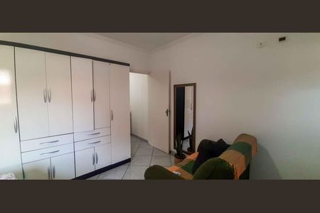 Casa à venda com 200m², 3 quartos e 2 vagas Casa à venda com 200m², 3 quartos e 2 vagasCasa 2 - Suíte