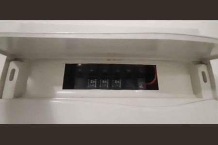 Casa à venda com 200m², 3 quartos e 2 vagas Casa à venda com 200m², 3 quartos e 2 vagasCasa 2 - Quadro de Luz