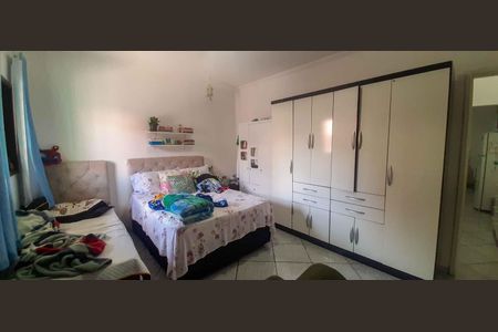 Casa à venda com 200m², 3 quartos e 2 vagas Casa à venda com 200m², 3 quartos e 2 vagasCasa 2 - Suíte