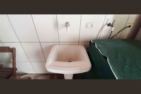 Casa à venda com 200m², 3 quartos e 2 vagas Casa à venda com 200m², 3 quartos e 2 vagasCasa 1 - Área de Serviço