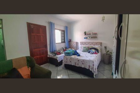 Casa à venda com 200m², 3 quartos e 2 vagas Casa à venda com 200m², 3 quartos e 2 vagasCasa 2 - Suíte