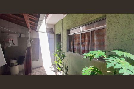 Casa à venda com 200m², 3 quartos e 2 vagas Casa à venda com 200m², 3 quartos e 2 vagasCasa 1 - Área de Serviço