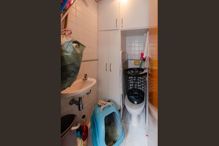 Apartamento à venda com 105m², 4 quartos e 2 vagas Apartamento à venda com 105m², 4 quartos e 2 vagasBanheiro de serviço