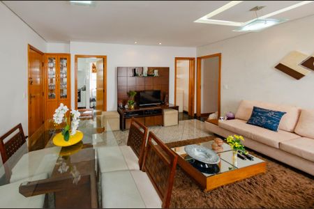 Apartamento à venda com 105m², 4 quartos e 2 vagas Apartamento à venda com 105m², 4 quartos e 2 vagasSala