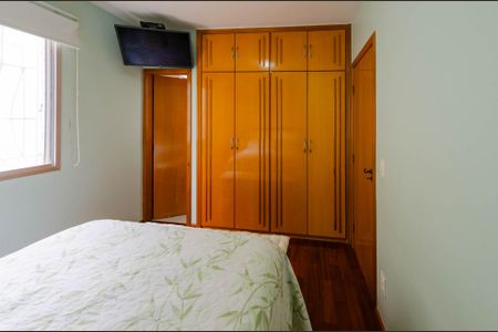 Apartamento à venda com 105m², 4 quartos e 2 vagas Apartamento à venda com 105m², 4 quartos e 2 vagasSuíte