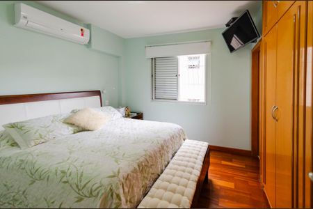 Apartamento à venda com 105m², 4 quartos e 2 vagas Apartamento à venda com 105m², 4 quartos e 2 vagasSuíte