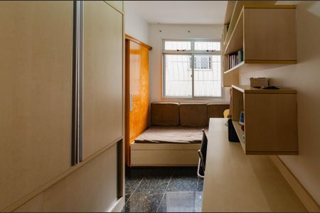 Apartamento à venda com 105m², 4 quartos e 2 vagas Apartamento à venda com 105m², 4 quartos e 2 vagasQuarto reversível